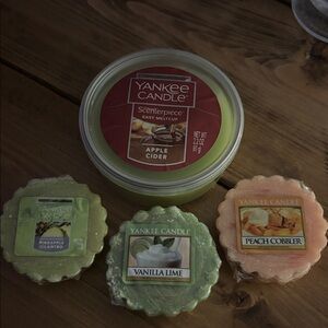 Discontinued Yankee Candle Wax Melt Trio & Scenterpiece -